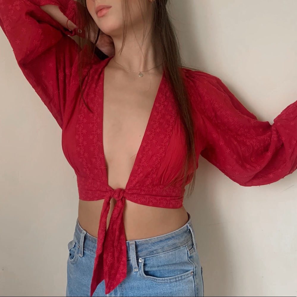 URBAN OUTFITTERS tie knot blouse